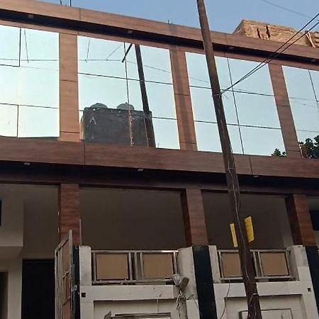 Geeta Palace Hotel Vrindāvan Buitenkant foto
